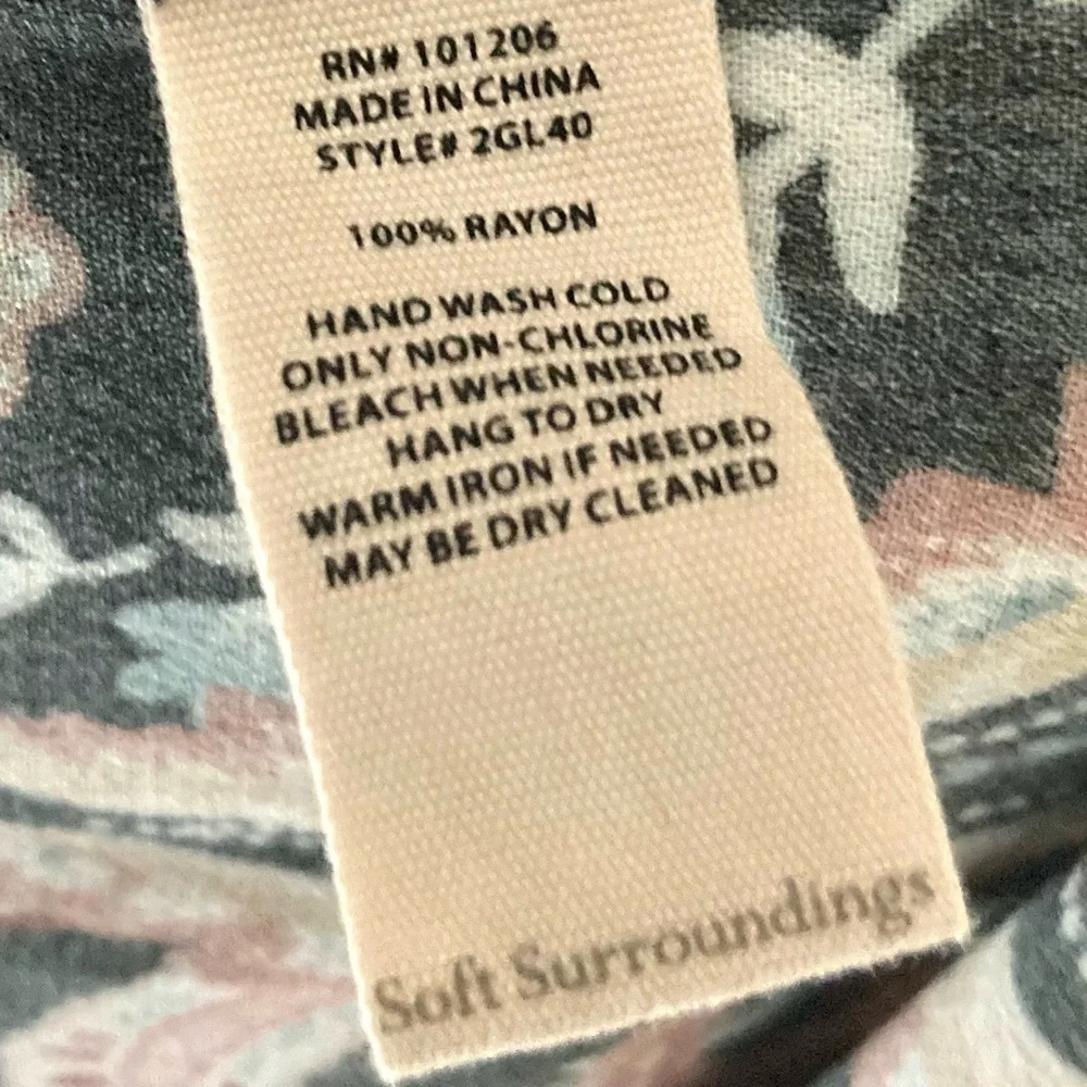 Soft Surroundings Elma 3/4 Sleeve Floral Paisley Top Size XL Bohemian Casual - Picture 13 of 13